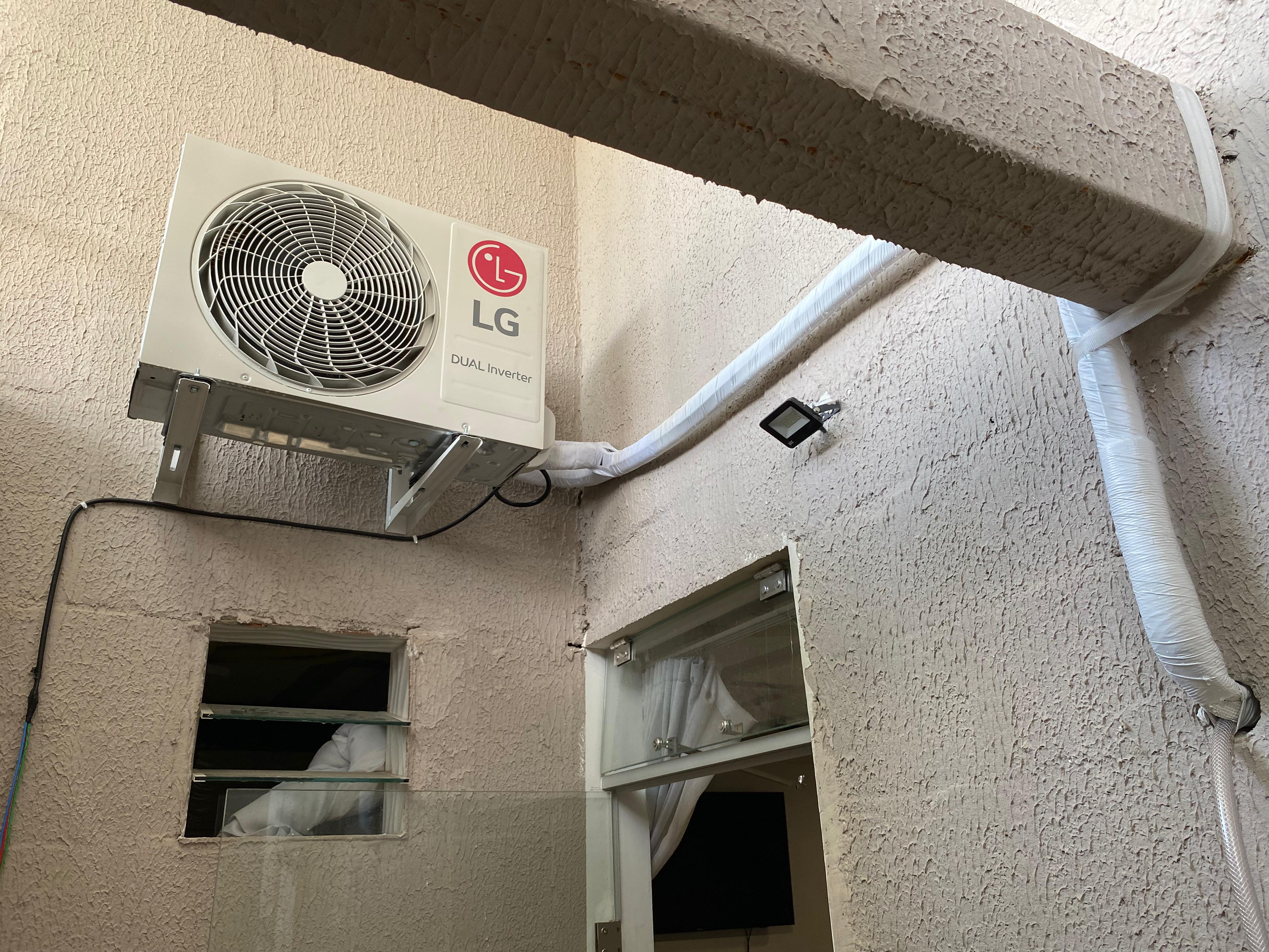 Detalhe da Instalação de ar condicionado split em Goiania